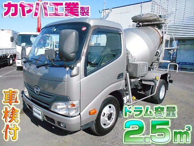 [コンクリートミキサー車] H26 デュトロ カヤバ工業製 ドラム容量2.5㎥ 積載2.99t 車検付