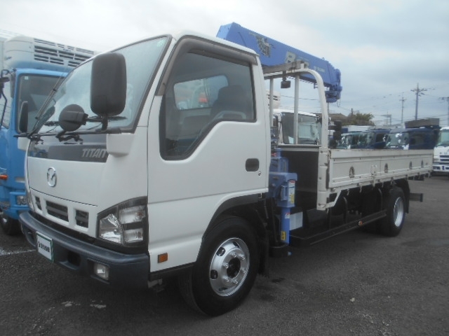 [クレーン付 平ボディ] H19 タイタン 5段ラジコン 2.9t吊 差し違いアウトリガー ワイド超ロング 積載3.65t  車検付R8/4